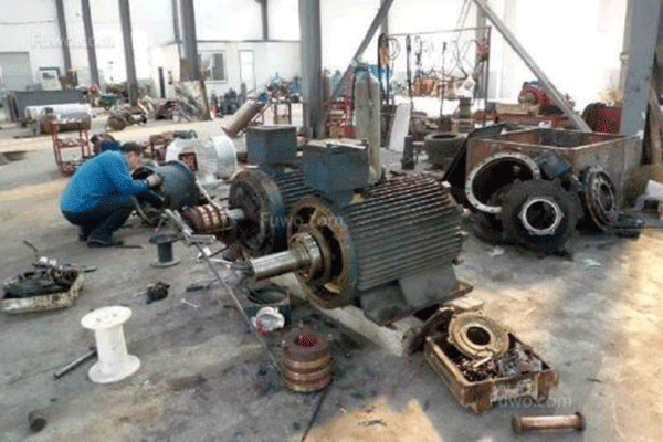 西安西瑪電機驅(qū)動軸修理中軸向間隙的測量。 西安西瑪電機驅(qū)動軸修理中軸向間隙的測量。