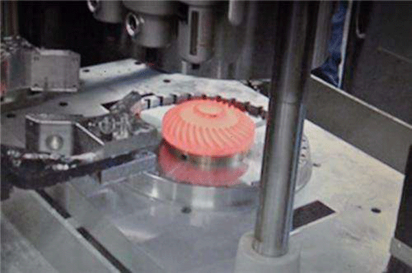 齒輪熱處理提高提高西安西瑪直流電機的使用效率。 齒輪熱處理提高提高西安西瑪直流電機的使用效率。